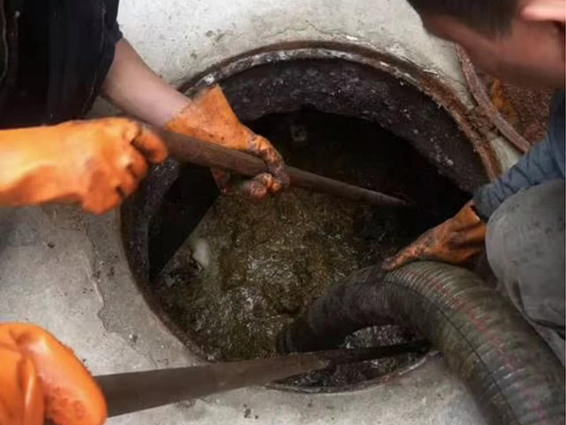 丹寨清理化粪池时如何避免沼气的危害?